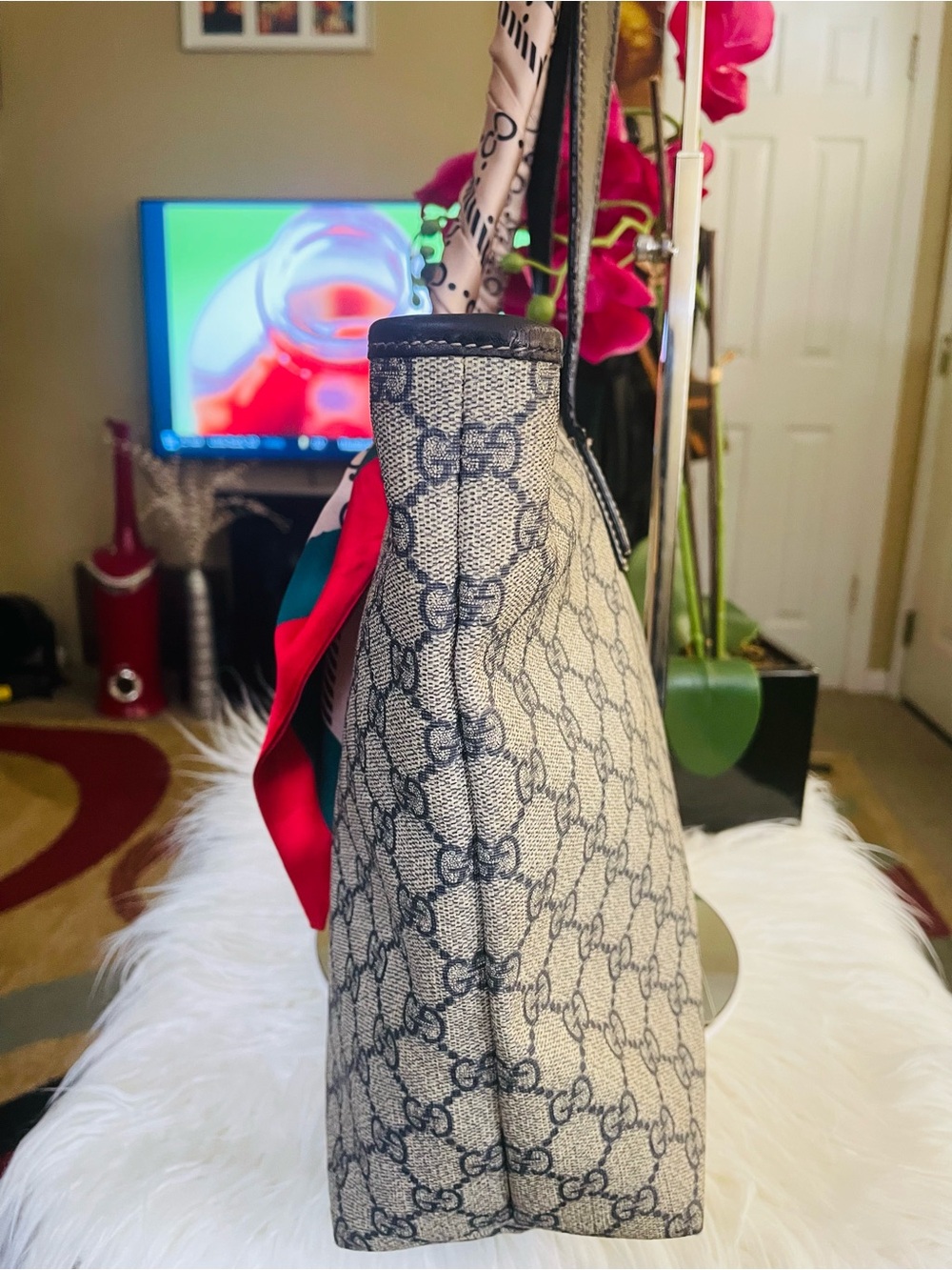 Gucci Beige GG Supreme Canvas Tote - Picture 8 of 16